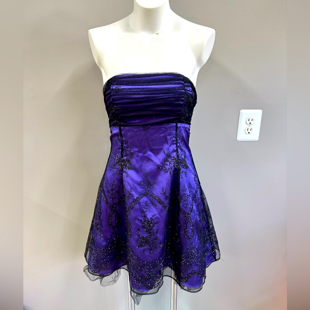Morgan & Co. Strapless Mesh Rhinestone Lace Up Mini Dress Purple/Black SZ Sm (2)